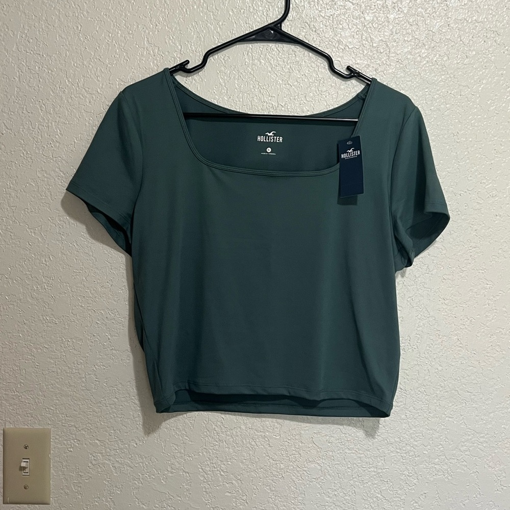 Hollister top